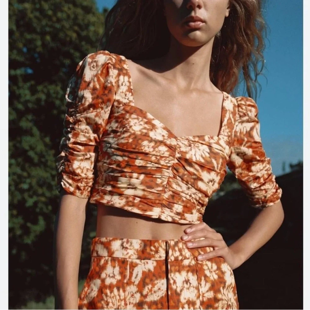 NWOT Zara Printed Ruched Crop Top in Orange Size Small - Picture 2 of 6
